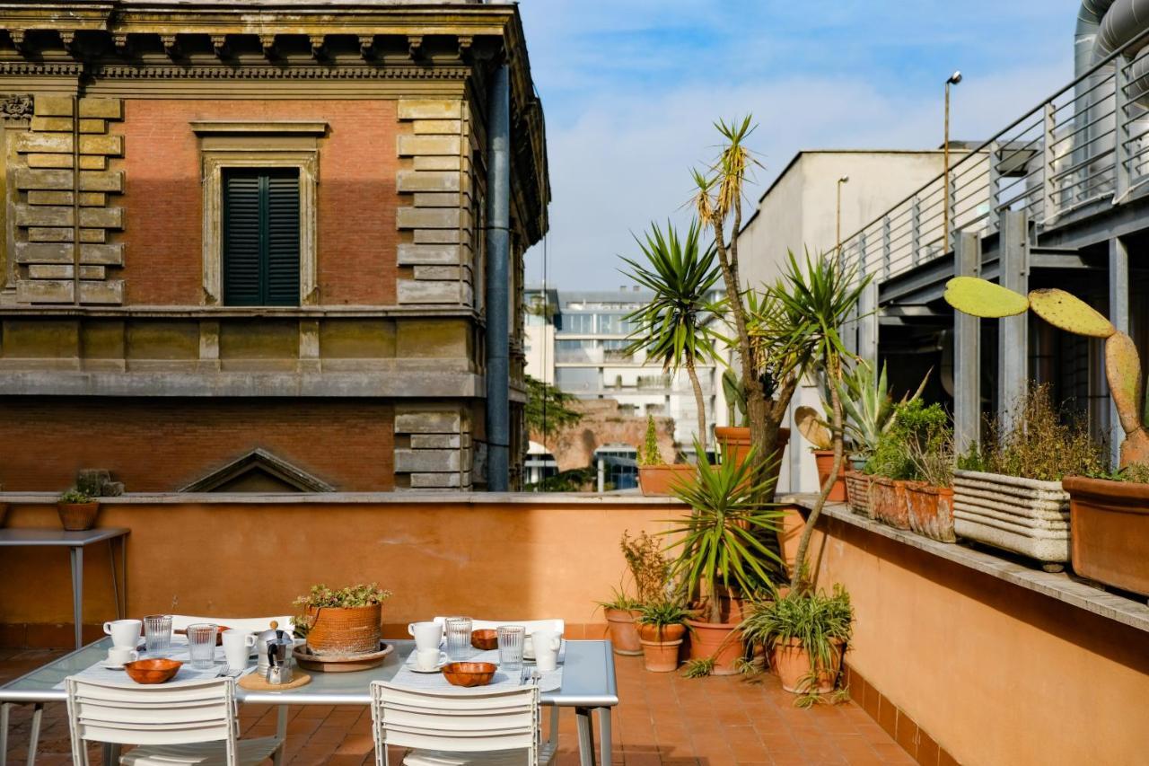 Spacious Apartment With Big Terrace At Colosseum Řím Exteriér fotografie