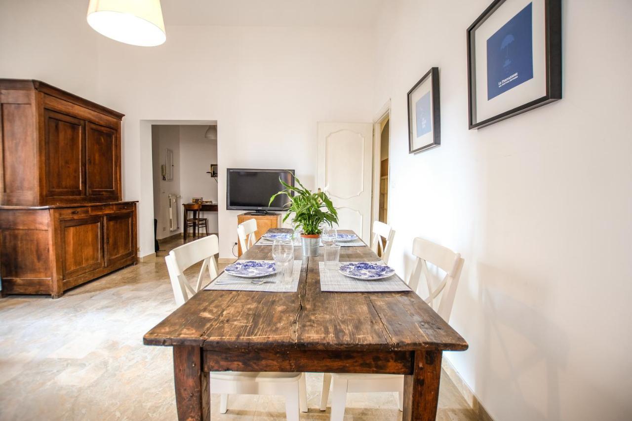 Spacious Apartment With Big Terrace At Colosseum Řím Exteriér fotografie